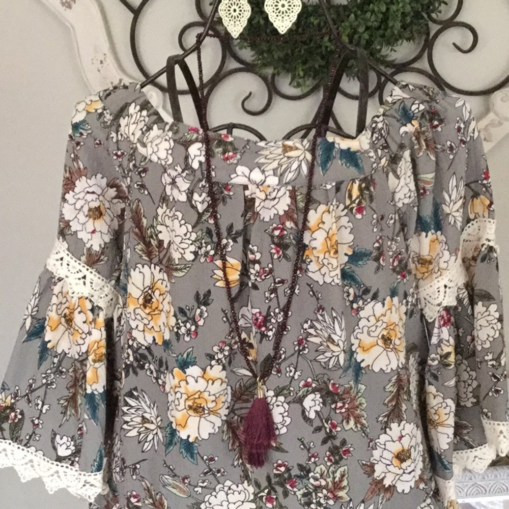 Umgee women’s floral top